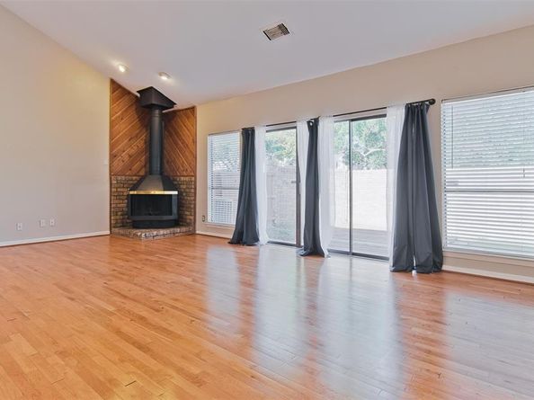 7450  Holly Hill Drive  116, Dallas Texas 75231