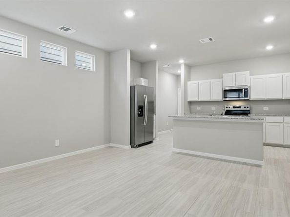 3032  PECAN FARM Lane , Fort Worth Texas 76140