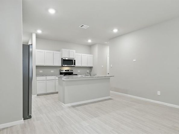 3032  PECAN FARM Lane , Fort Worth Texas 76140