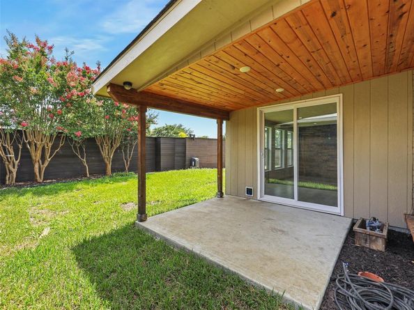 2032  Christie Lane , Carrollton Texas 75007