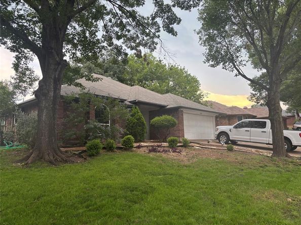 10219  Gray Oak Lane , Fort Worth Texas 76108