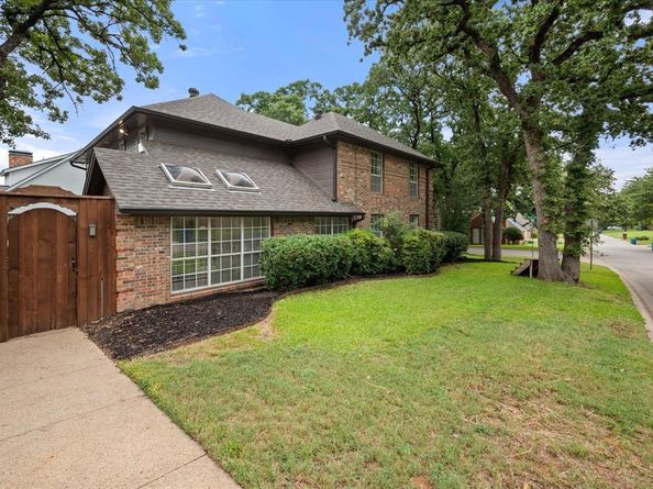 3530  Quail Crest Street , Grapevine Texas 76051