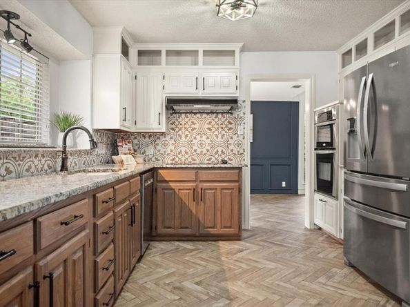 3530  Quail Crest Street , Grapevine Texas 76051