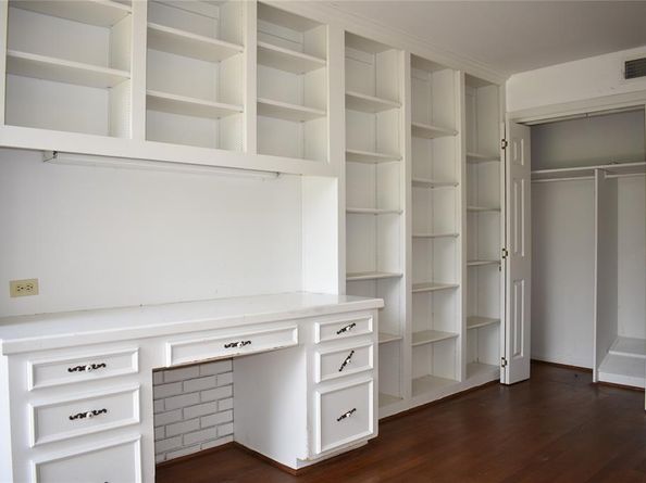 3631  Northwest Parkway , University Park Texas 75225