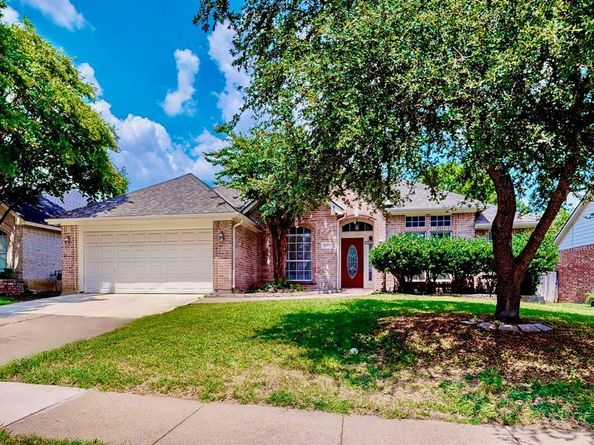 2105  Perry Drive , Mansfield Texas 76063
