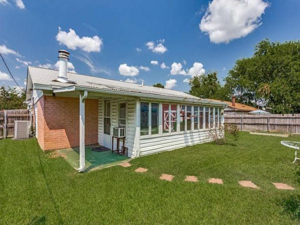 1216  Manning Street , Benbrook Texas 76126
