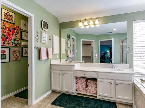 227  Moss Hill Road , Irving Texas 75063