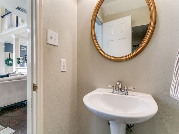 227  Moss Hill Road , Irving Texas 75063