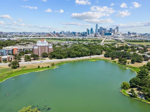 329 E Colorado Boulevard  305, Dallas Texas 75203