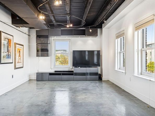 329 E Colorado Boulevard  305, Dallas Texas 75203