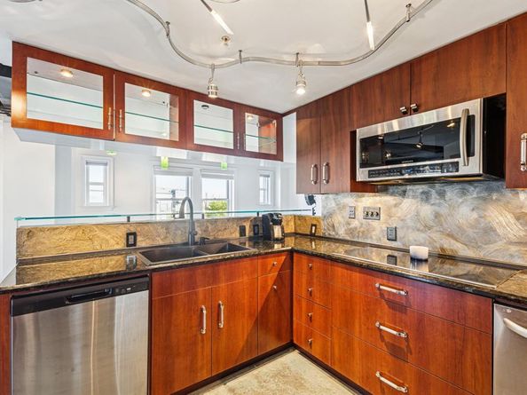 329 E Colorado Boulevard  305, Dallas Texas 75203