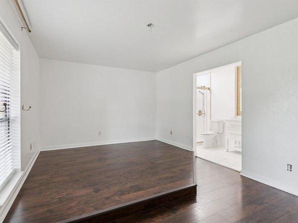 910  Via Valencia  , Mesquite Texas 75150