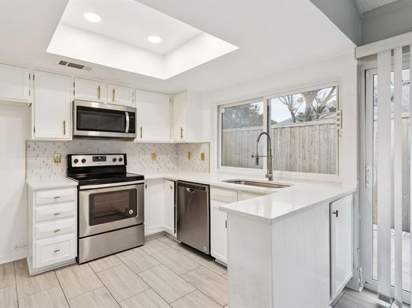910  Via Valencia  , Mesquite Texas 75150