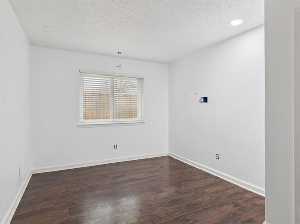 910  Via Valencia  , Mesquite Texas 75150