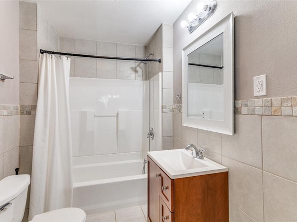 2221  Refugio Avenue , Fort Worth Texas 76164