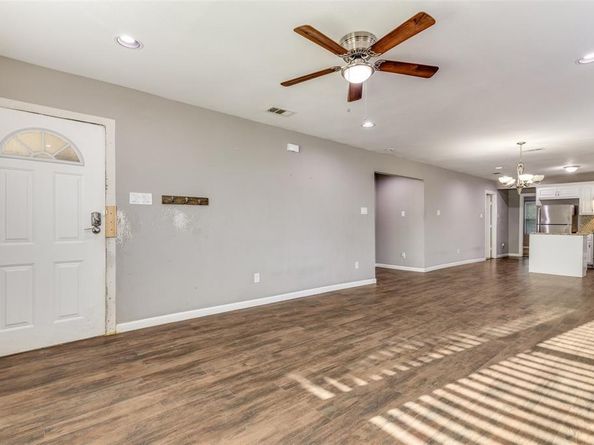 2221  Refugio Avenue , Fort Worth Texas 76164