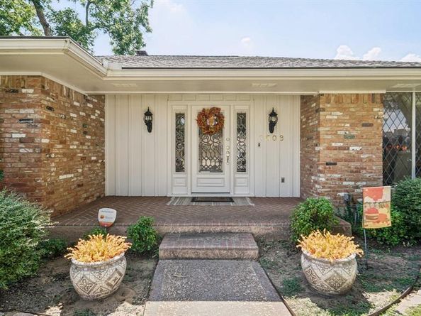 1508  Paisley Drive , Arlington Texas 76015