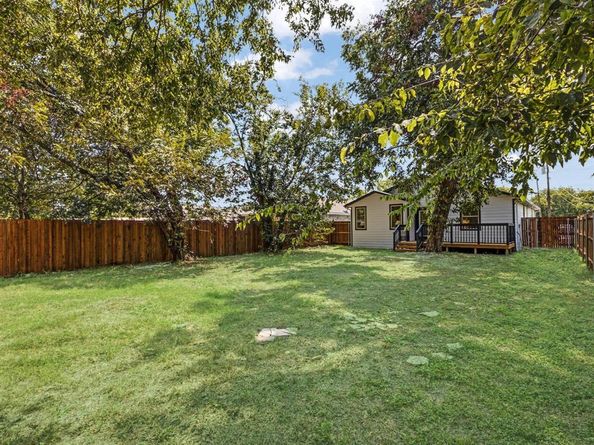 3719  Nomas Street , Dallas Texas 75212