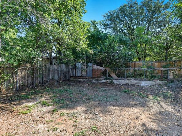 711  Ernest Street , Fort Worth Texas 76105