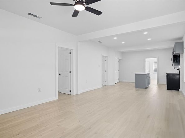 711  Ernest Street , Fort Worth Texas 76105