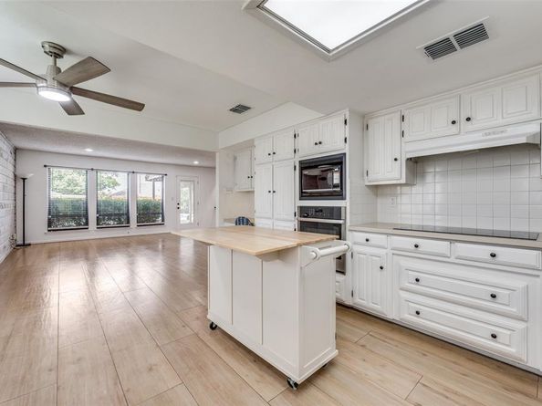 2202  Southern Court , Carrollton Texas 75006