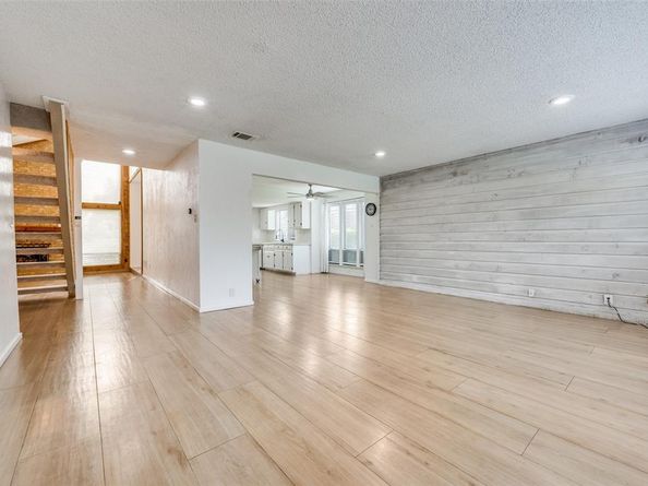 2202  Southern Court , Carrollton Texas 75006