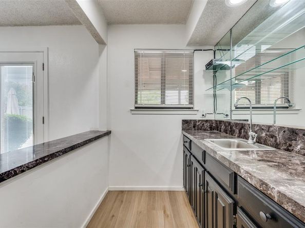 2202  Southern Court , Carrollton Texas 75006