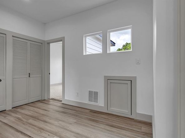3709  Colonial Avenue , Dallas Texas 75215