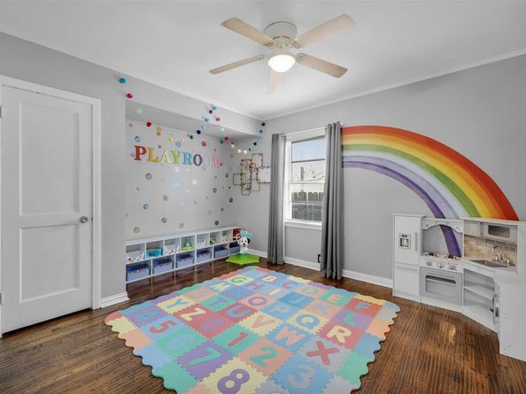 1607  Brandon Street , Dallas Texas 75208