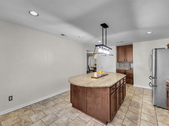 1607  Brandon Street , Dallas Texas 75208