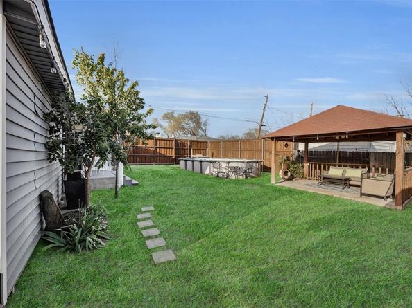 1607  Brandon Street , Dallas Texas 75208