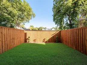 1123  Muncie  , Dallas Texas 75212