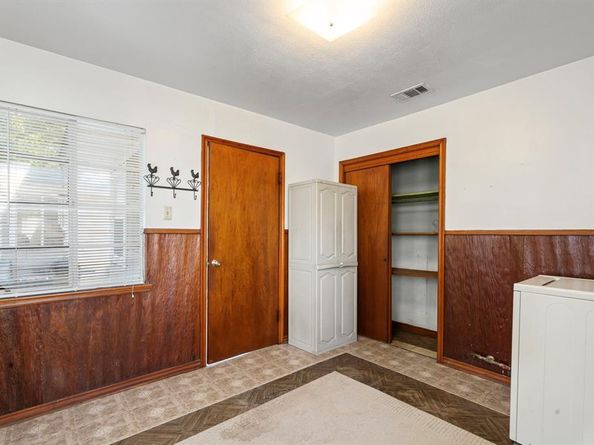 6315  Scyene Road , Dallas Texas 75227