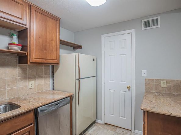 4942  Lahoma Street , Dallas Texas 75235