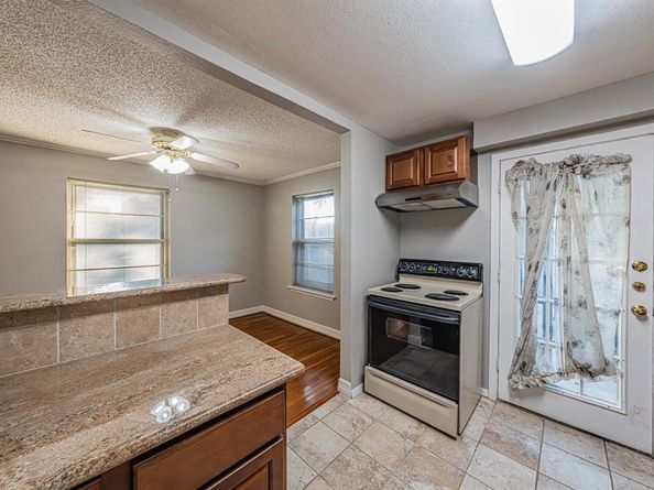4942  Lahoma Street , Dallas Texas 75235