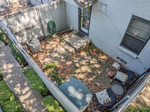 4942  Lahoma Street , Dallas Texas 75235