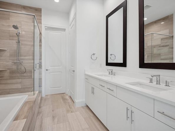 4066  Oak Circle , Addison Texas 75001