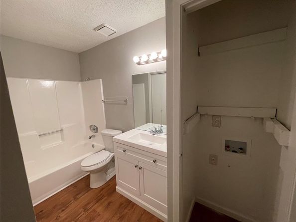 9696  Walnut Street  1413, Dallas Texas 75243