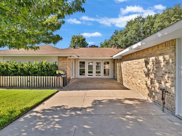 3927  High Summit Drive , Dallas Texas 75244
