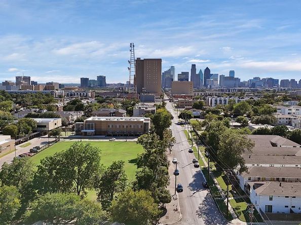 1332  Grigsby Avenue , Dallas Texas 75204