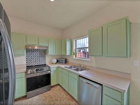1332  Grigsby Avenue , Dallas Texas 75204