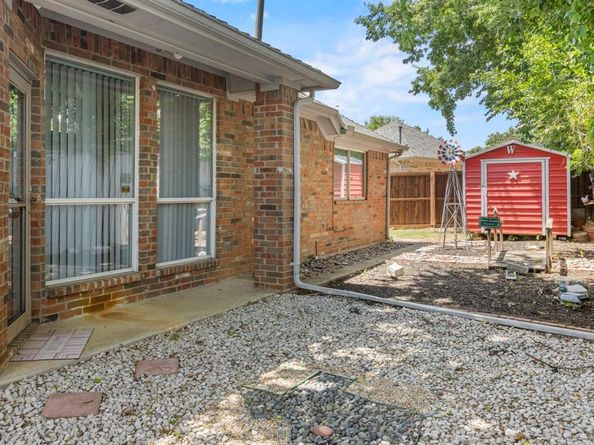 684  Jeff Court , Irving Texas 75060