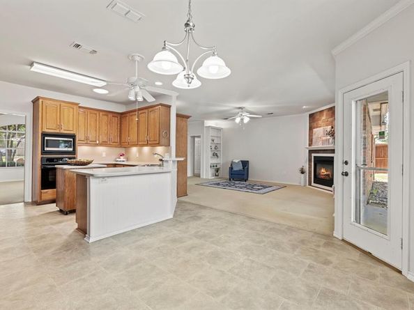 684  Jeff Court , Irving Texas 75060