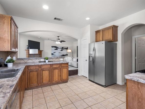 1419  Stone Mountain Parkway , Savannah Texas 76227