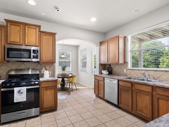 1419  Stone Mountain Parkway , Savannah Texas 76227