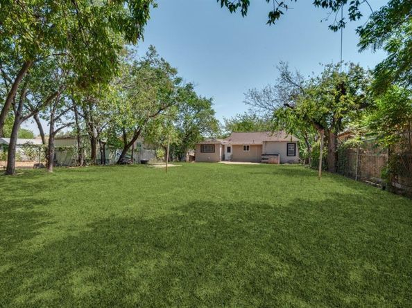 619 S Barnett Avenue , Dallas Texas 75211