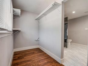 619 S Barnett Avenue , Dallas Texas 75211