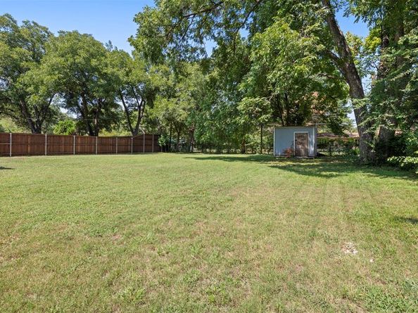 520 W Redbud Drive , Hurst Texas 76053