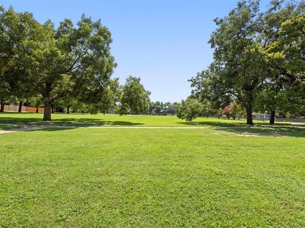 520 W Redbud Drive , Hurst Texas 76053