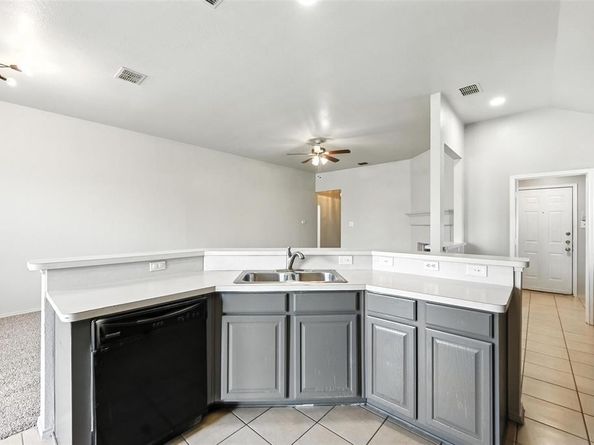 7307  Lake Front Trail , Arlington Texas 76002